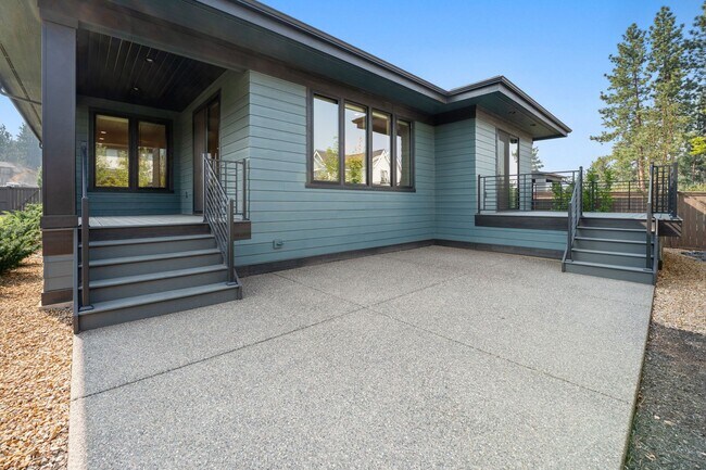 Building Photo - 2971 NW Polarstar Ave
