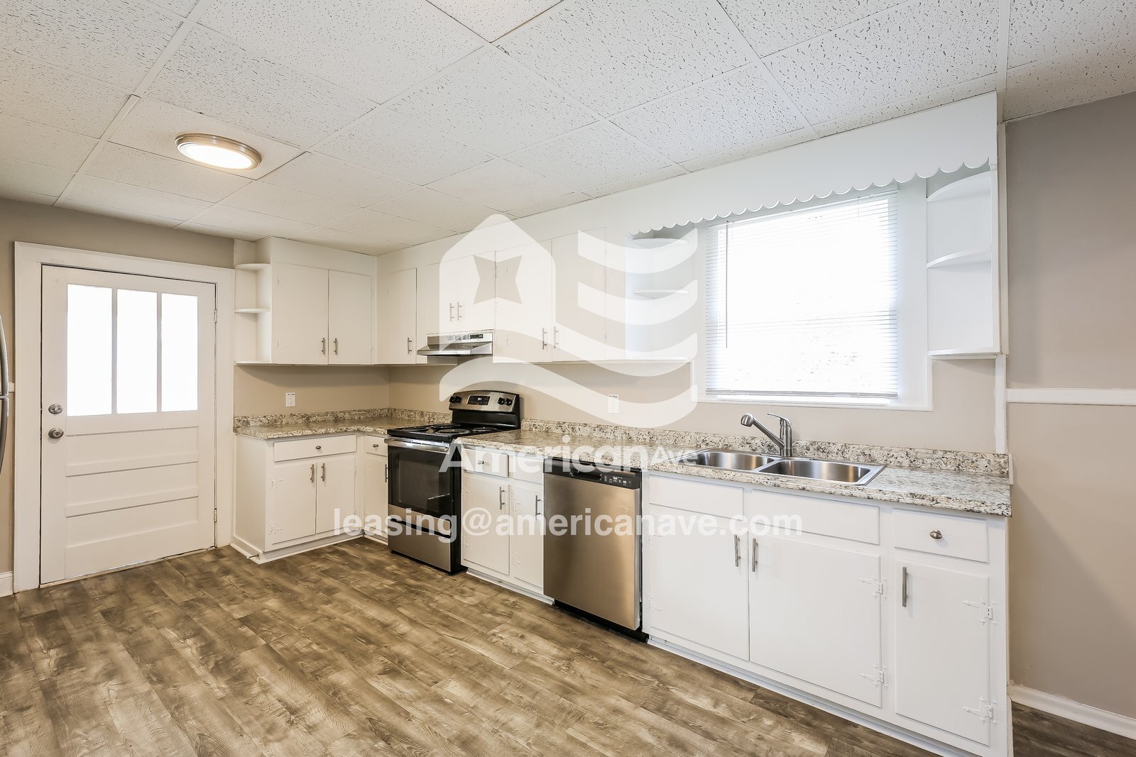 Building Photo - 2229 Ridgewood Ave