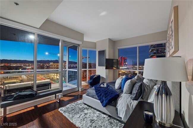 Building Photo - 4525 Dean Martin Dr