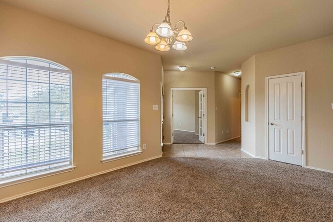Building Photo - 906 Ashbury Bluff