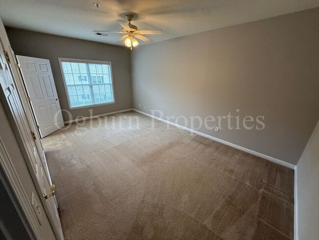 Building Photo - 6981 Hanesbrook Cir