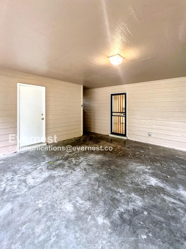 Building Photo - 3772 Beckman Dr
