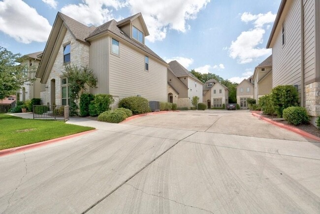 Building Photo - 5309 William Holland Ave