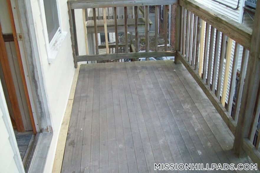 Building Photo - 14 Parker Hill Ave