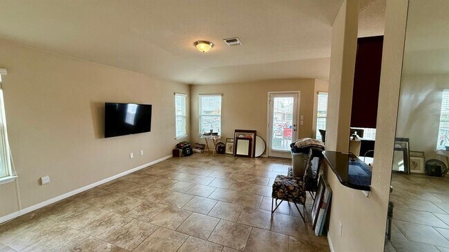 Building Photo - 412 Moulins Ln