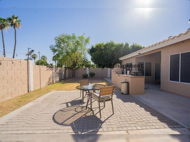 Building Photo - 6123 W Louise Dr