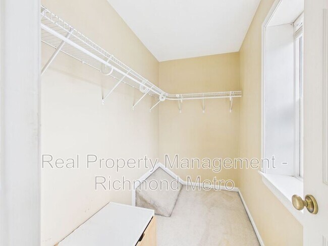 Building Photo - 1507 Skirmish Run Dr