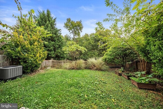 Building Photo - 44226 Mossy Brook Square