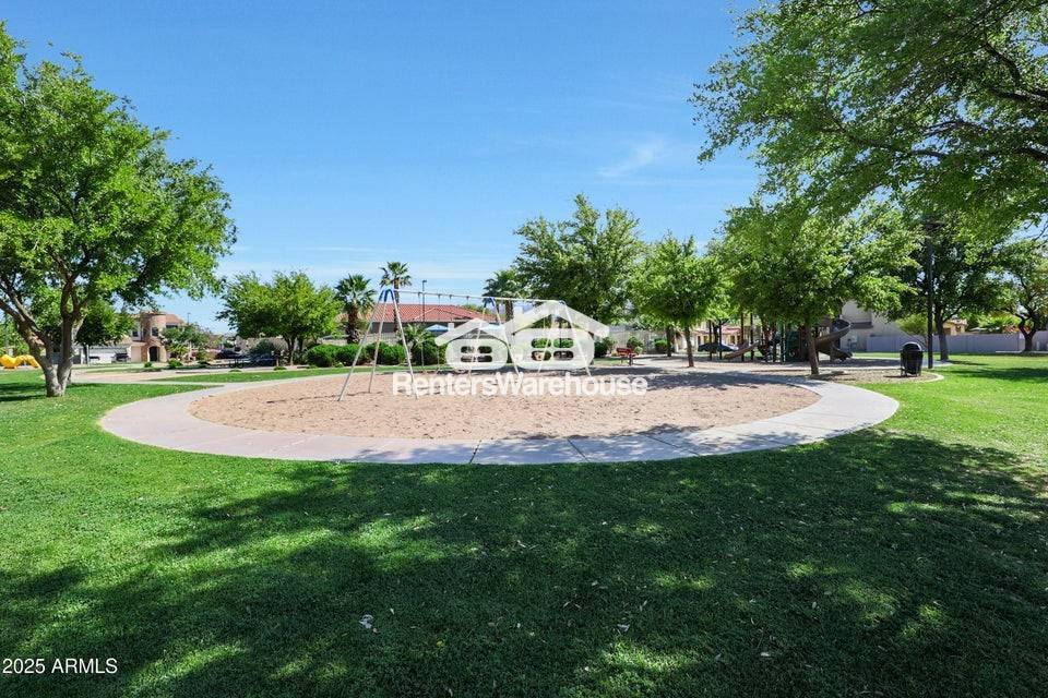 Building Photo - 2256 E Pima Ave