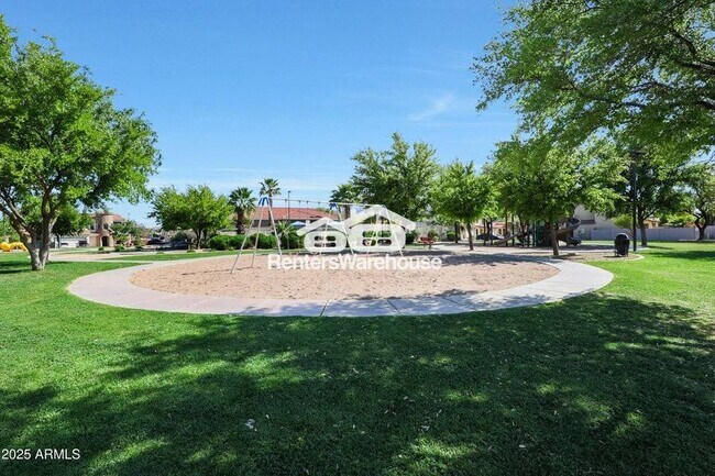 Building Photo - 2256 E Pima Ave