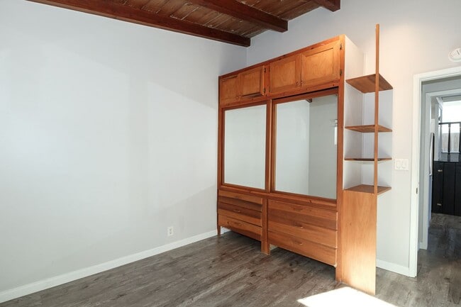 Building Photo - Renovated 2 Bed + 2 Bath with office space |Hollywood by the Sea | Oxnard | Unfurnished