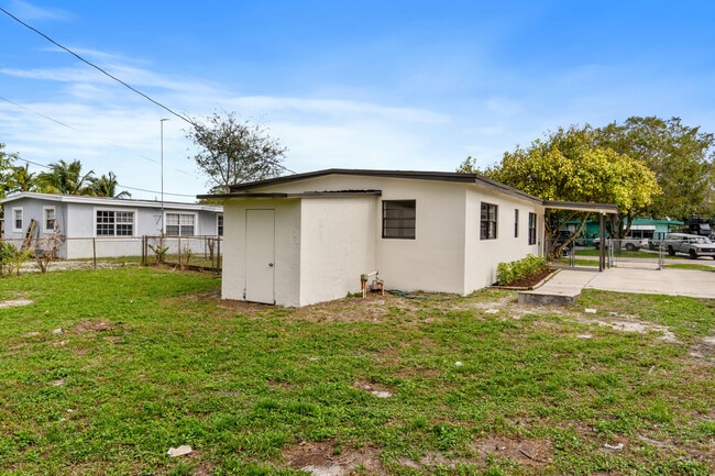 Building Photo - 2415 Lewis Rd