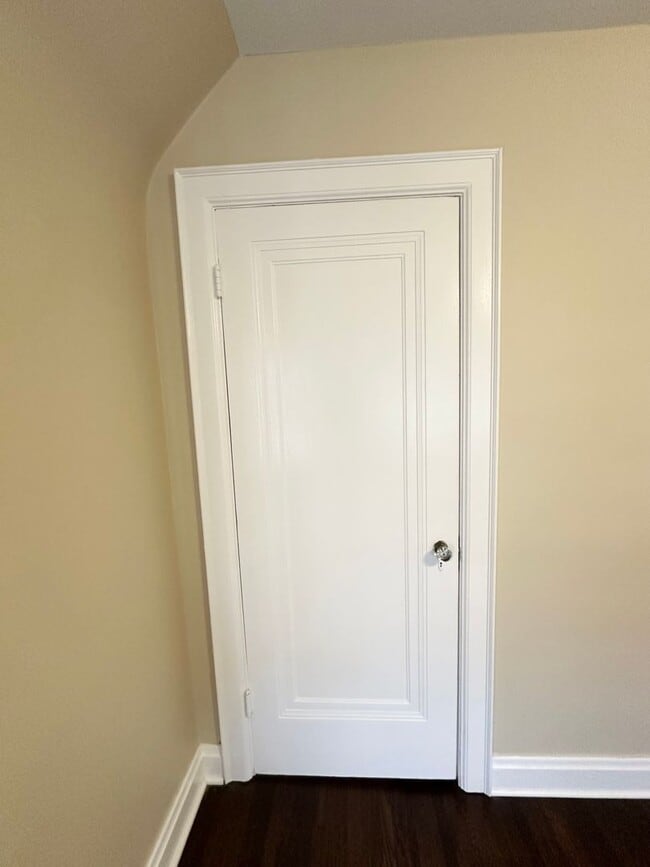 Building Photo - 1922 Baldridge Rd