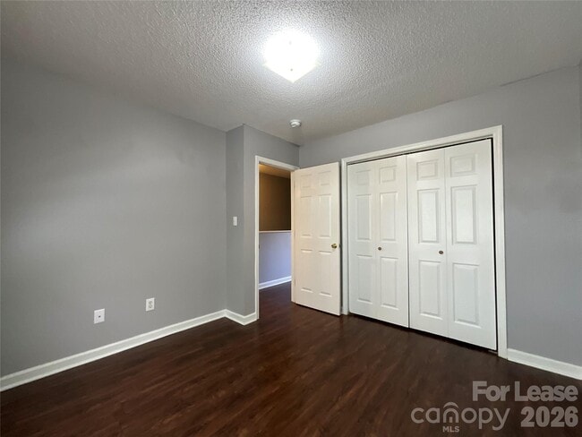 Building Photo - 206 W 15th St