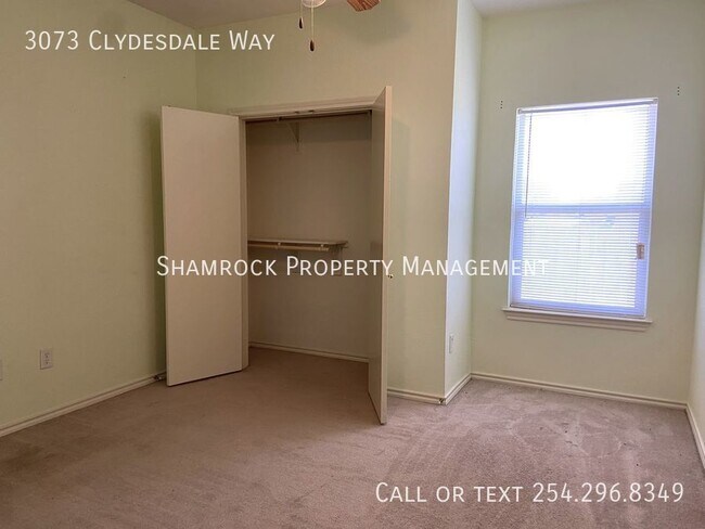 Building Photo - Surrey Ridge Duplex in Midway ISD!