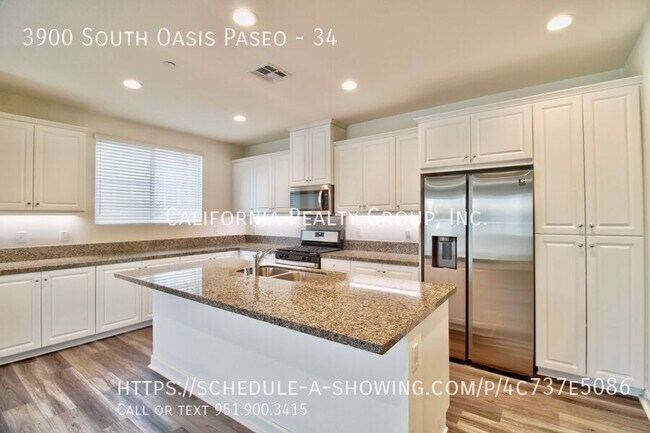 Building Photo - 3900 S Oasis Paseo