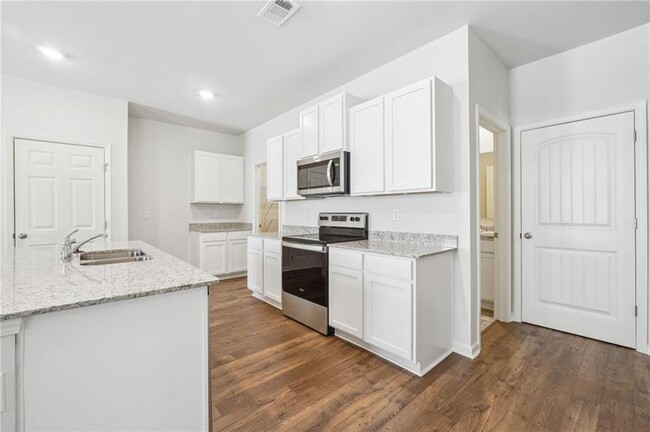 Building Photo - 177 Whitewood Dr