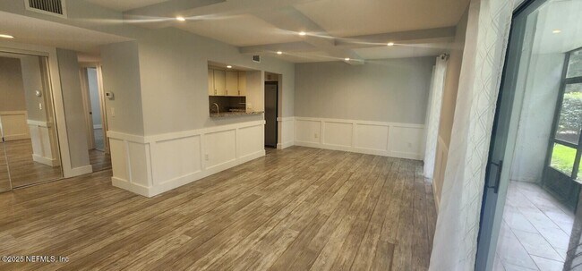 Building Photo - 3 Castania Ct