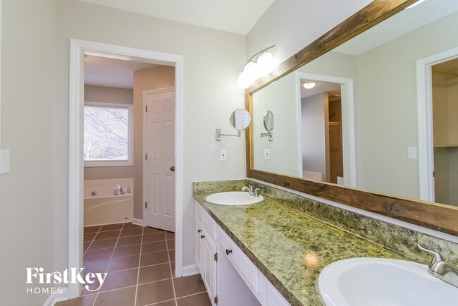 Building Photo - 6391 Flat Rock Dr