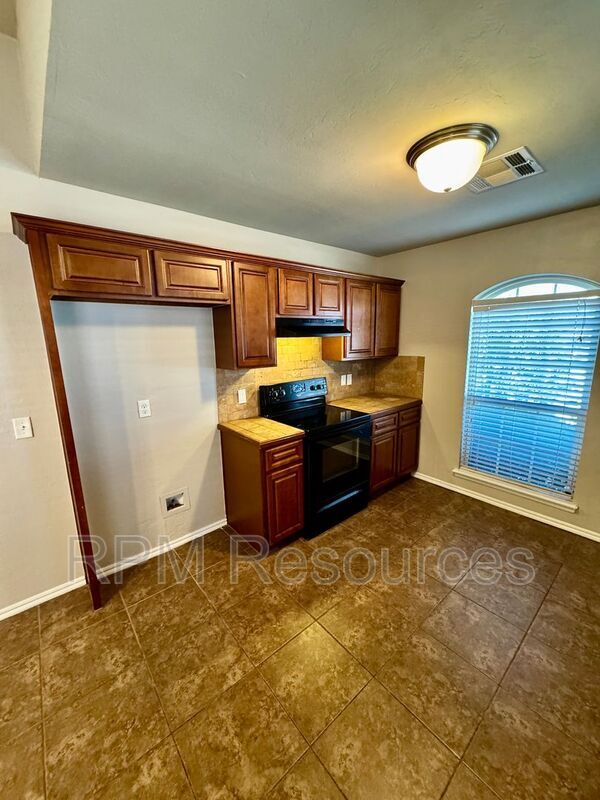 Building Photo - 2432 NW 197th St