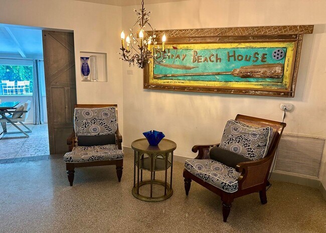 Building Photo - 212 Kings Lynn