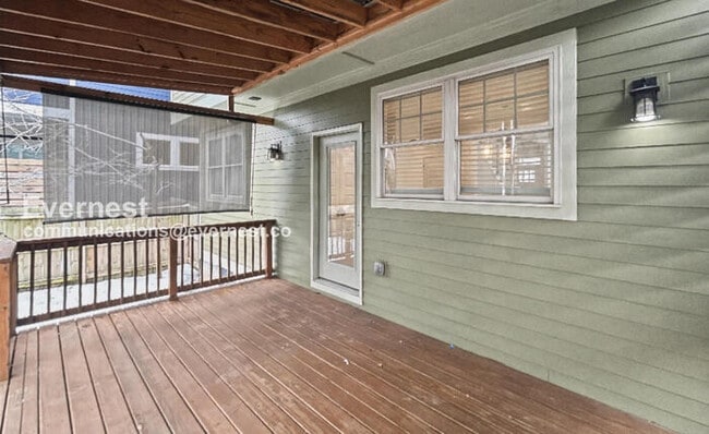 Building Photo - 4 Bed/2.5 Bath Home with Garage / Pet-Friendly / Available Now!