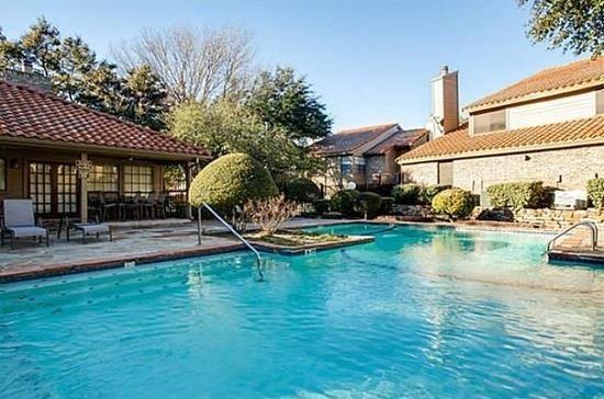 Building Photo - 333 Melrose Dr