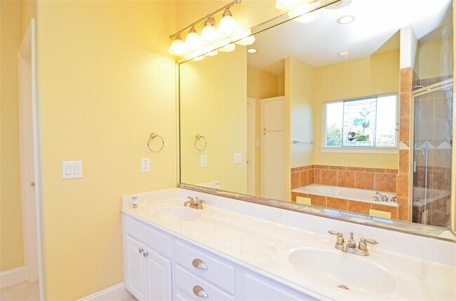 Building Photo - 131 Starboard Dr
