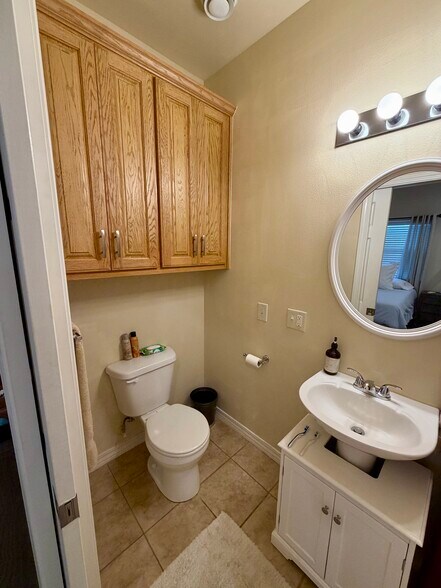 Building Photo - 1244 N Lewis Ave