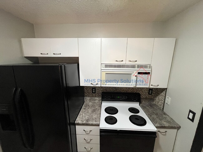 Building Photo - 186 Macfalls Way