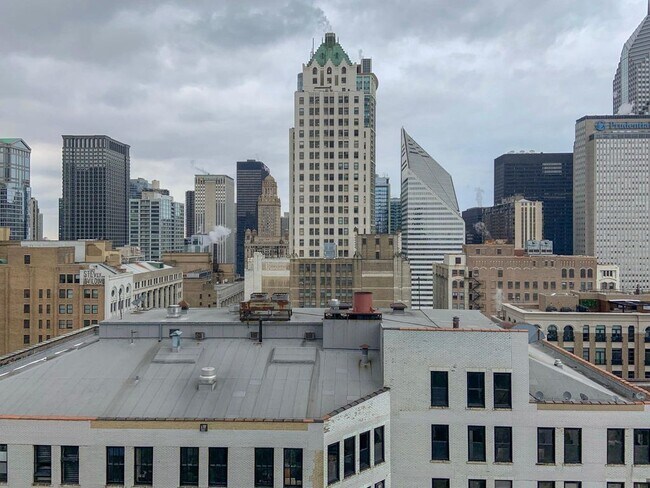 Building Photo - 60 E Monroe St