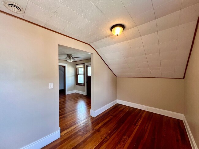 Building Photo - Move-In Ready 4-Bed Family Home in Willowick!