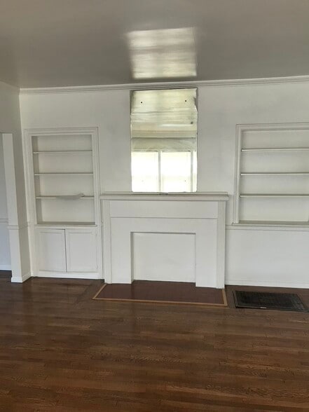 Building Photo - 1803 W 36th St