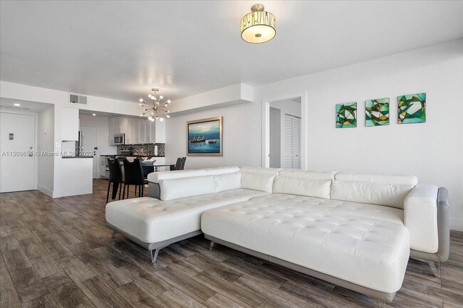 Building Photo - 2101 S Ocean Dr