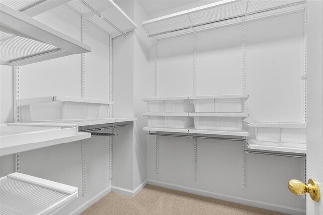 Building Photo - 1886 Greystone Oaks Way