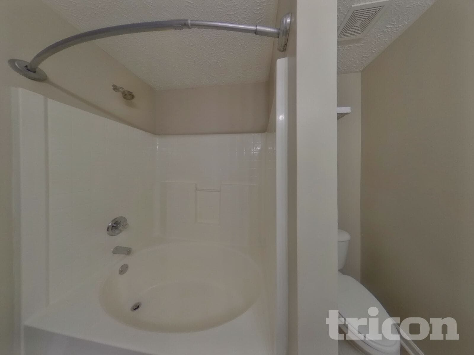 Building Photo - 4028 Deer Run Trce