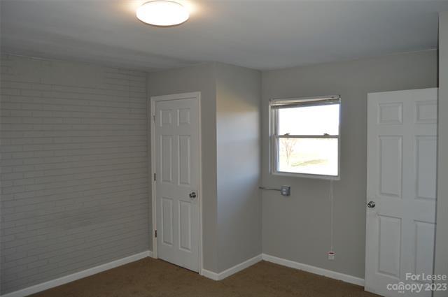 Building Photo - 2166 Old Mountain Rd