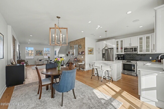 Building Photo - 25 Catherine St