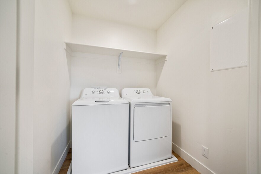 Building Photo - 6068 S White Trails Dr