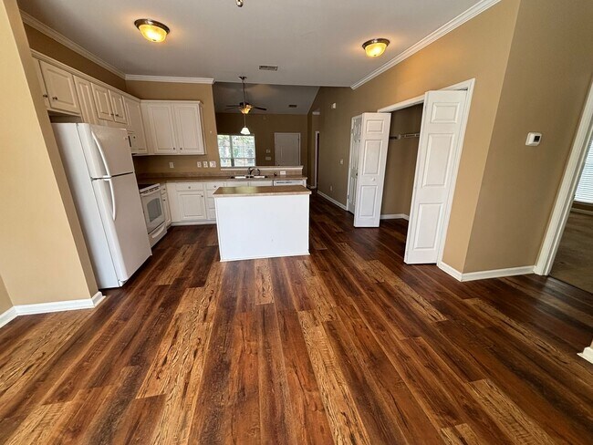 Building Photo - 225 Windsor Trace Dr