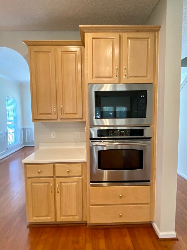 Kitchen - 105 Marshview Dr