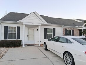 Building Photo - 1731 Elizabeth St