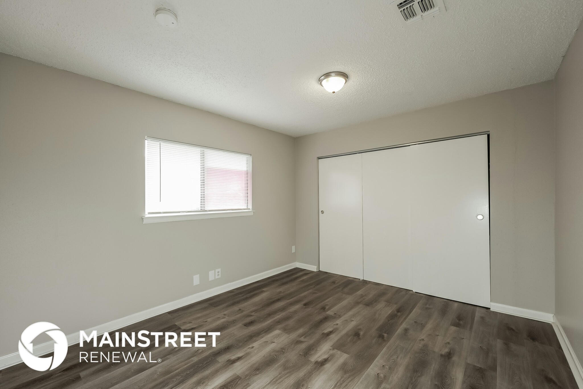 Building Photo - 6606 Gallery Oak St