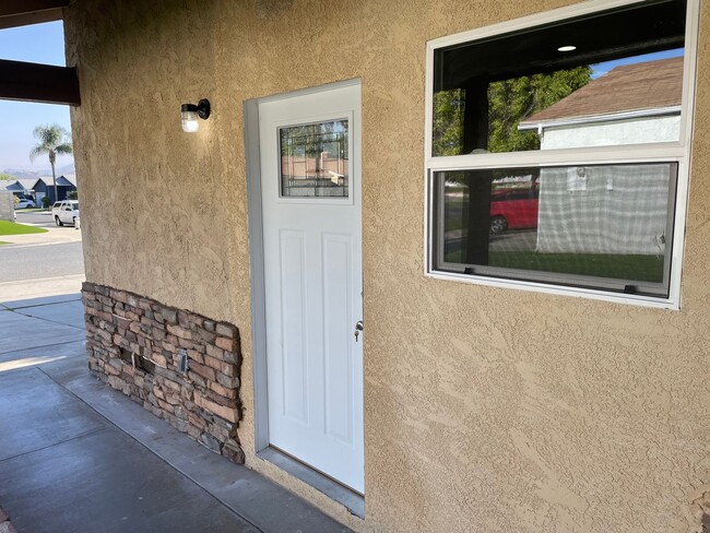 Building Photo - Newly converted 1 Bed, 1 Bath