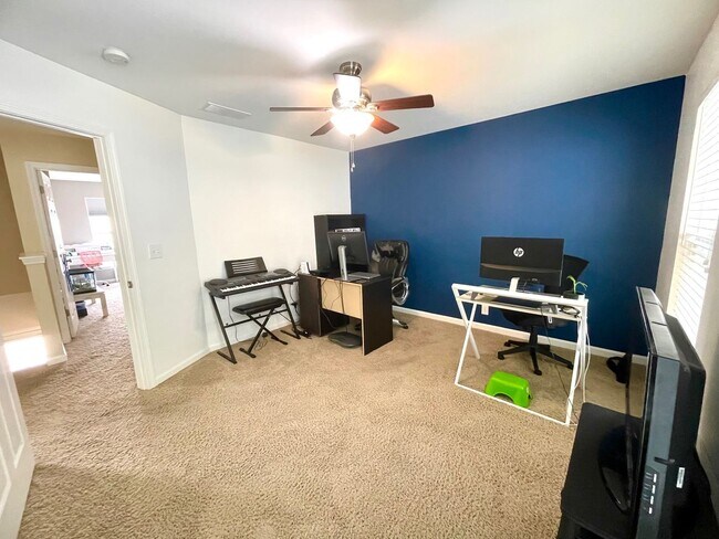 Building Photo - Clifton Heights Townhome!