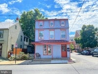 Building Photo - 100 E 5th St