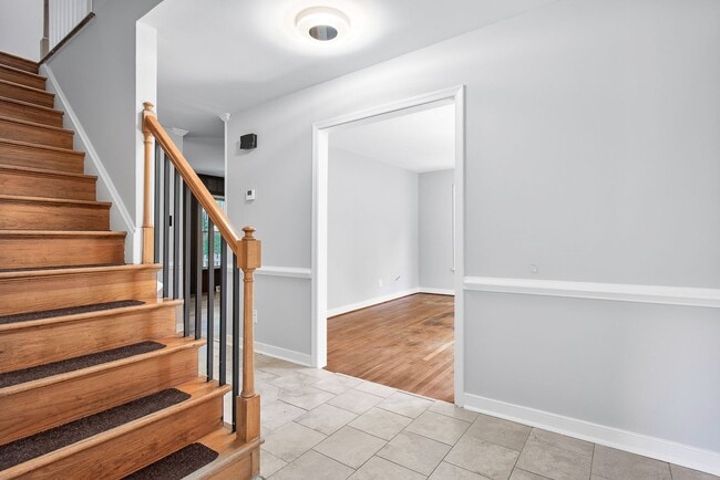 Building Photo - $2,500 / 3 br / 3 ba / 1,750 sqft