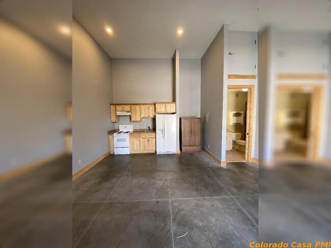 Building Photo - Studio apartment in Buena Vista