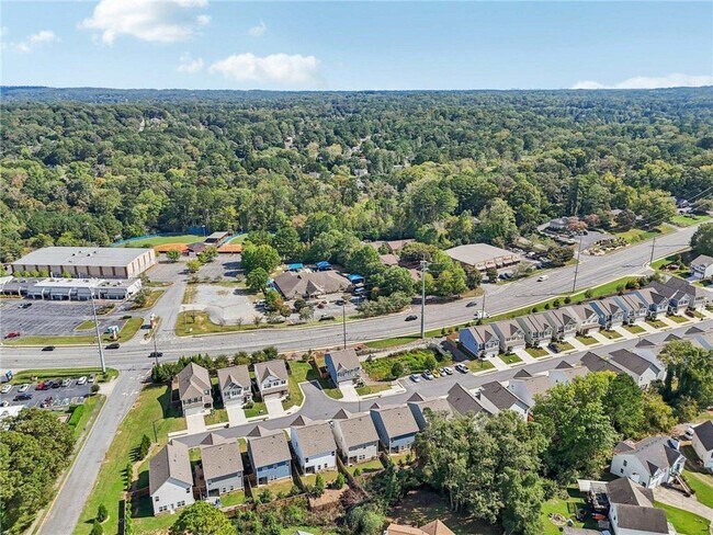 Building Photo - 3890 Clarington Dr