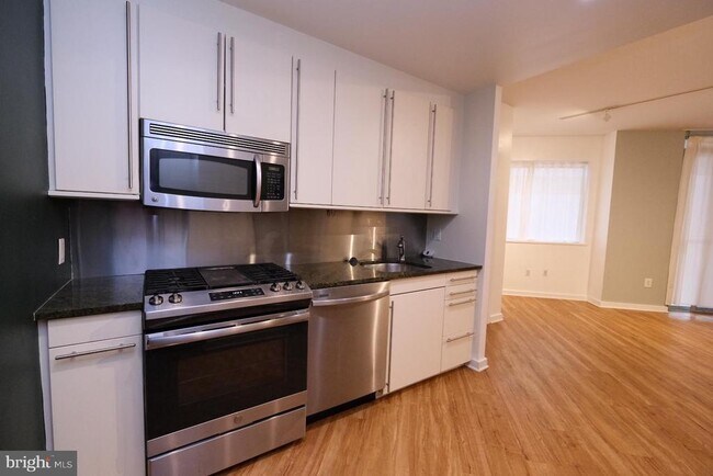 Building Photo - 1300 13th St NW
